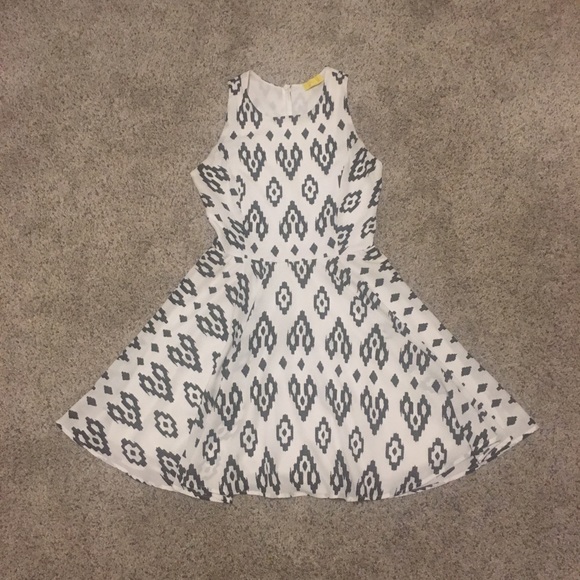 ๐ dee elle brand dress, size M, white and black - Picture 1 of 5